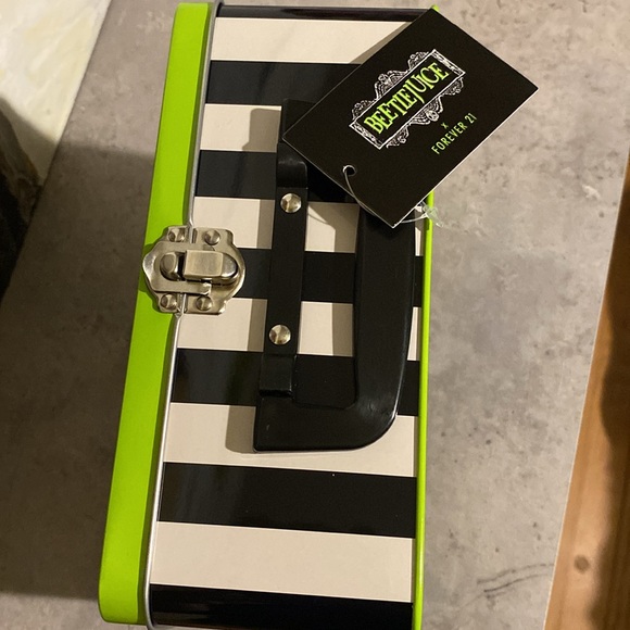 Forever21 x Beetlejuice Lunch Box - Picture 4 of 5